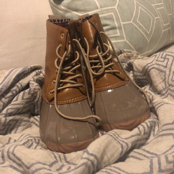 Avanti Shoes - Avanti Rosetta Duck Boots - Size 10